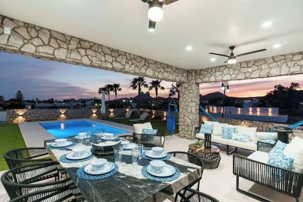 Outdoor dining