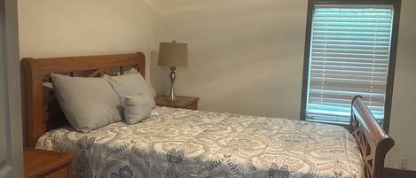 4 chambres, fer et planche à repasser, Wi-Fi gratuit, draps fournis