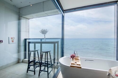 Q+ · Beihai Beibu Bay No.1 Yijia Online Serviced Apartment