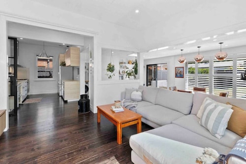 Bellerine cottage-  GMHBA, river, hospital closes