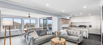 Hood Road Beach House- Hamptons inspired sleeps 9