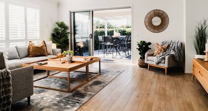 Hamptons Haven; Luxe 4 bedroom, 2 bathroom, WIFI