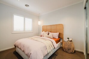 4 quartos, Wi-Fi de cortesia, roupa de cama