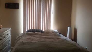 2 bedrooms, iron/ironing board, WiFi, bed sheets