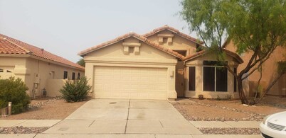 Charming 2-bedroom house in enjoyable Tucson with WiFi, AC