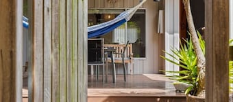 The Shack- Fireplace, walk to beach, pet friendly