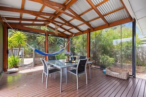 Dining - The Shack- Fireplace, walk to beach, pet friendly (Saint Leonards)