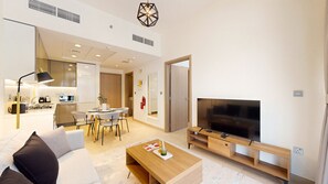 Smart TV - Azizi Riviera 18 - Neat One Bedroom in Meydan (Meydan)