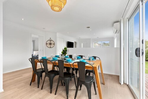 Ashwood Beach House, Sleeps 6, Pet friendly, Aircon, WIFI