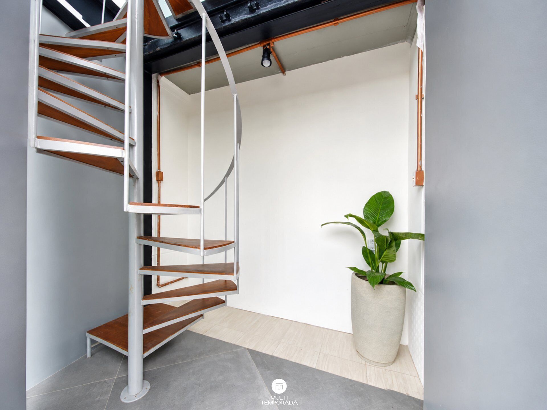 Studio, jet tub | Pemandangan taman