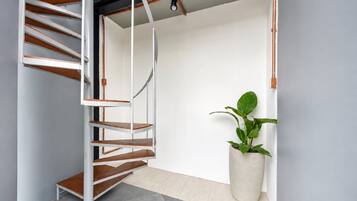 Studio, jet tub | Pemandangan taman