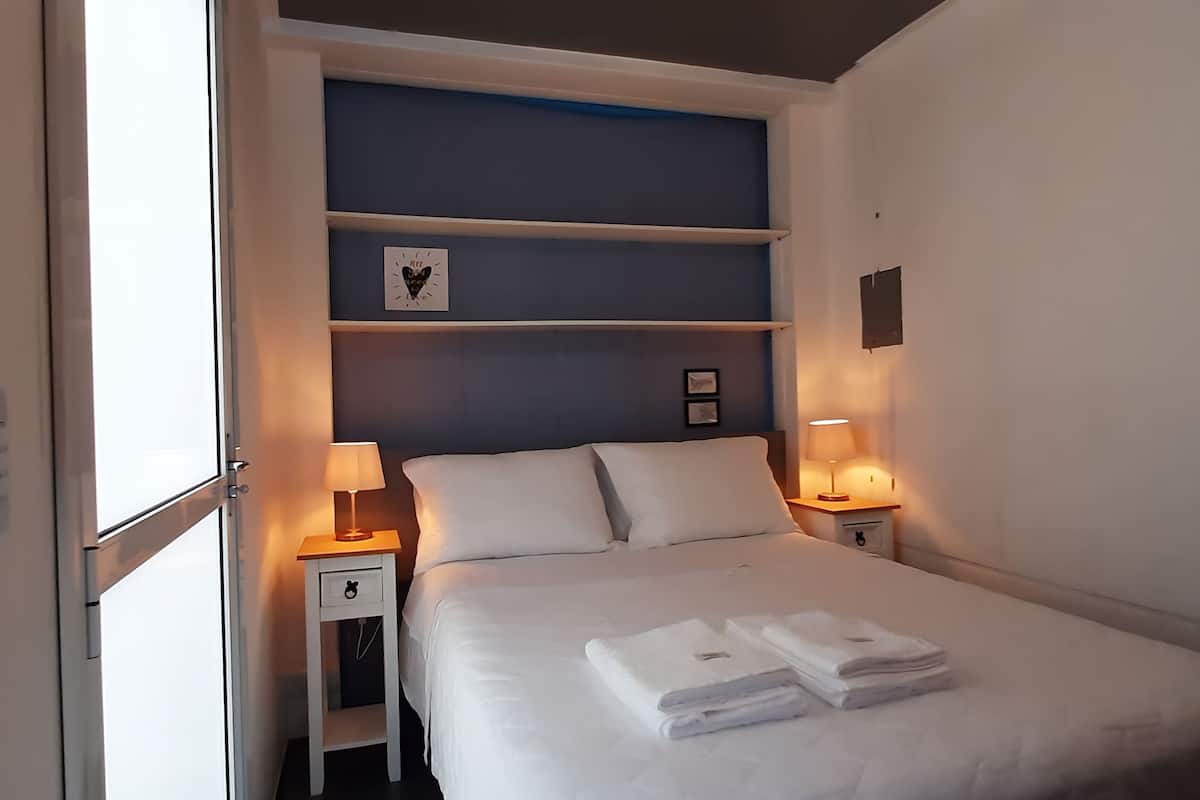 Studio | Literie de qualité, décor unique, ameublement unique, bureau