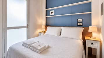 Studio | Premium bedding, individually decorated, individually furnished, desk