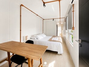 Studio, Jetted Tub | Premium bedding, individually decorated, individually furnished, desk