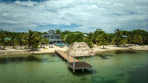 Apartment - Conmigos 6 Bedroom Beachfront Villa (Placencia)