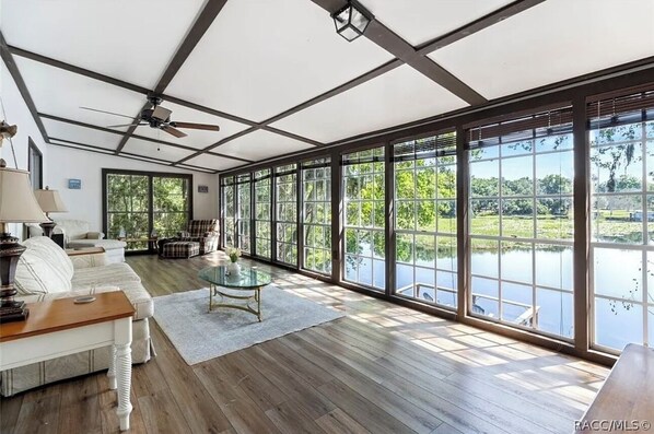 Sundeck - Rustic Lakehouse kayaks fishing bonfires (Inverness)