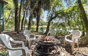 Fireplace - Rustic Lakehouse kayaks fishing bonfires (Inverness)