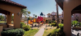 Elegant Conquistador Residencial 18