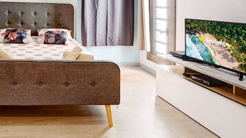 Een strijkplank/strijkijzer, gratis wifi, beddengoed