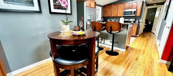 Free e-bikes! Near hiking and Uni of Colo!