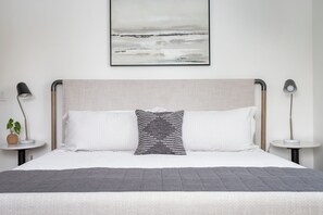 3 Schlafzimmer, Schreibtisch, Bügeleisen/Bügelbrett, Reisekinderbett