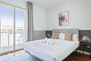Fer et planche à repasser, Wi-Fi gratuit, draps fournis