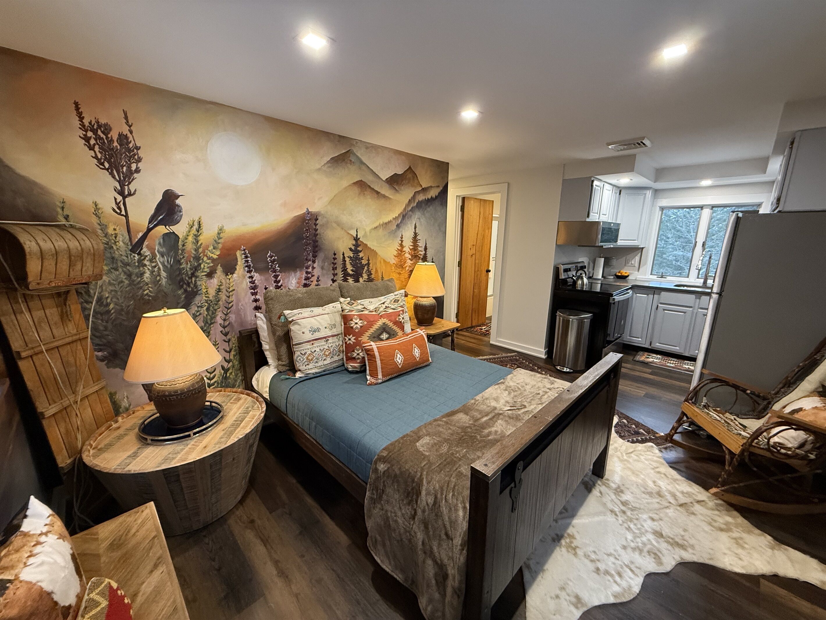 6 bedrooms, desk, iron/ironing board, free WiFi