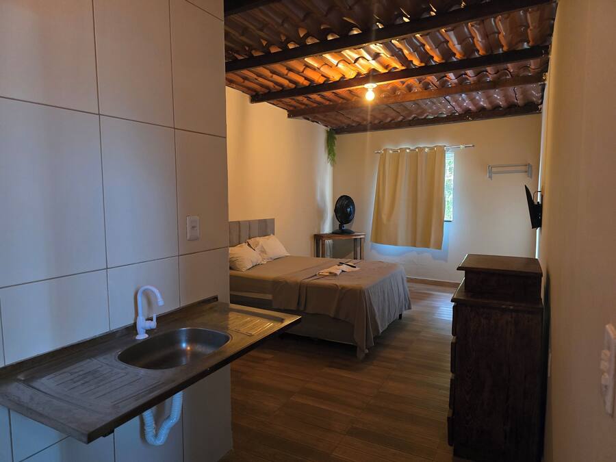 Classic Twin Room, City View | Desk, laptop workspace, free WiFi