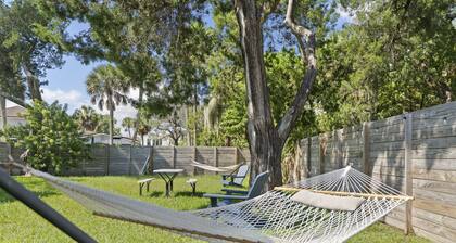 Island Bungalow - Ideal Location!