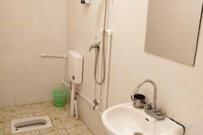 Unclassified image, 4 of 21, button - Libo Maolan Mengtu Inn (Libo)