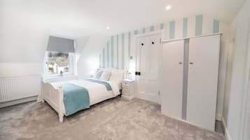 4 chambres, fer et planche Ă repasser, lit parapluie, Wi-Fi