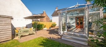 Benoronsay 4 bedroom holiday home, Lamlash, Isle of Arran. Pet friendly