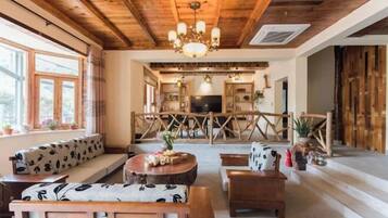 المنشأة من الداخل