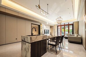 Room - Haitang Bay Hongtai Seaview Holiday Apartment (Lingshui)