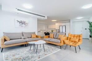 Living area - Beach vicinity, shopping G-level, parking. Near playground. Shabbat elevator
(Ashkelon)