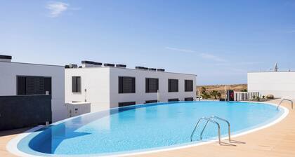 Home2Book Cozy & Modern Apt, Pool & Terrace