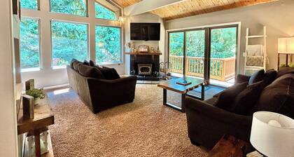 Spacious & Peaceful Mountain Retreat in Mt. Hood Village