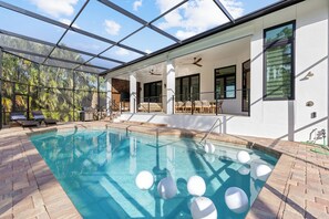 Pool - Luxurious Naples retreat! (Naples)