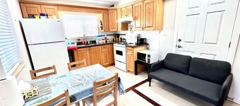 Cozy 2-bedroom guesthouse in a convenient location