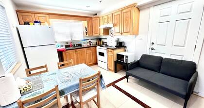Cozy 2-bedroom guesthouse in a convenient location