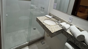 Economy Double Room, Non Smoking | Bathroom