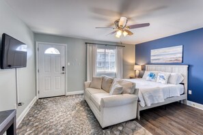 Free WiFi, bed sheets - Coastal Haven Condo | Beachside Efficiency in Gated Community|Military Welcome! (Biloxi)