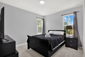 3 slaapkamers, een strijkplank/strijkijzer, reisbedje, wifi