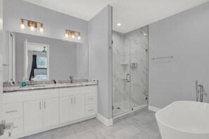 Bathroom - Lively SoHo Luxury Townhome in Hyde Park! (Tampa)
