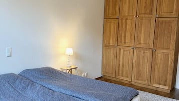 1 chambre, fer et planche Ă repasser, lit parapluie, Wi-Fi