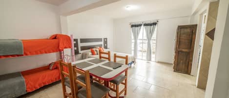 1 chambre, literie fournie