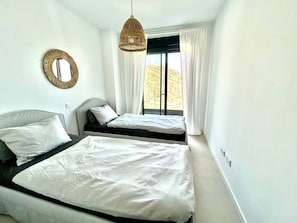 2 bedrooms, iron/ironing board, free WiFi, bed sheets