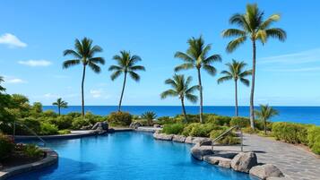 Condo (3 Bedrooms) | Front of property