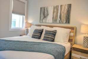 TV, room darkening shades and air conditioning are included. - Ocean-View Home- Private Hot Tub, Chefs Kitchen, Double Patio, Dog Friendly (Pacific Beach)