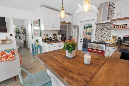 A Charming detached guesthouse with everything